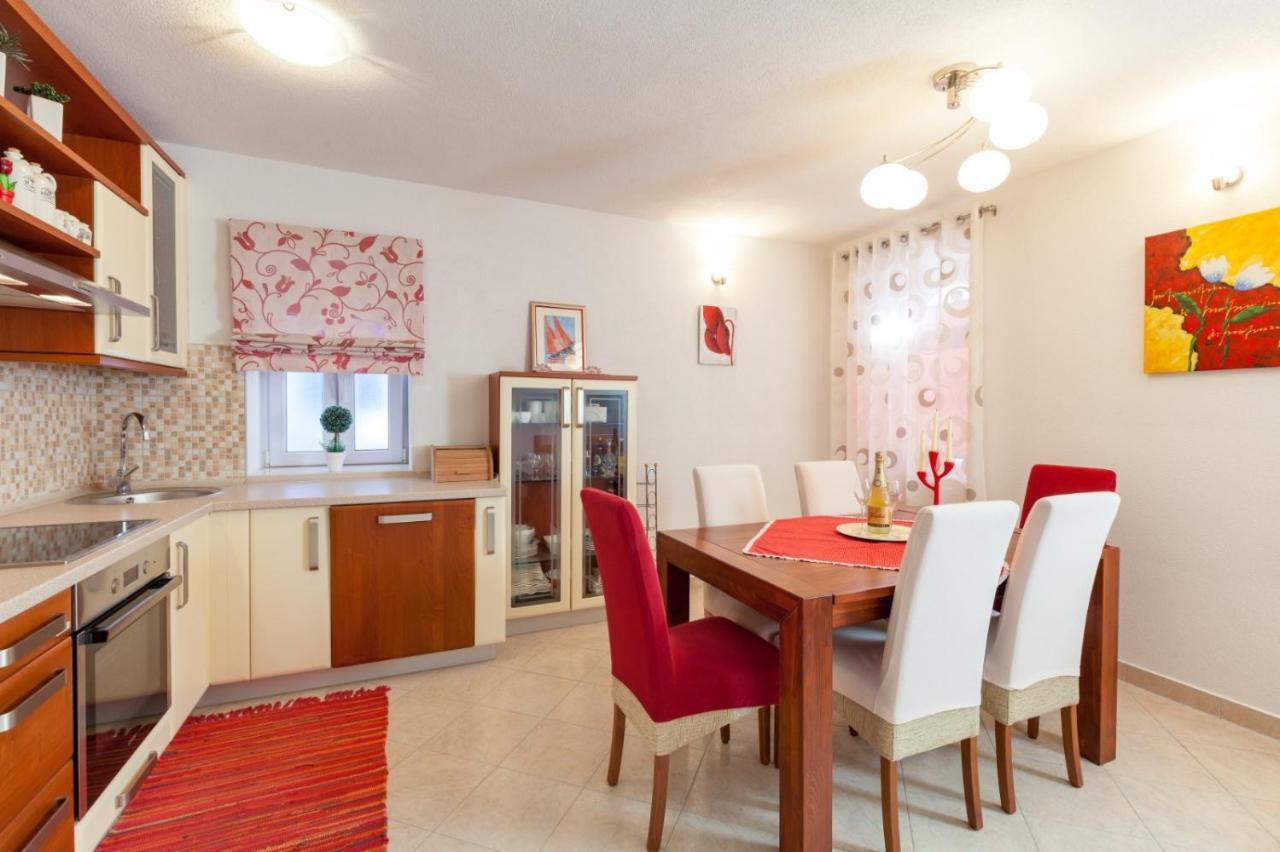 Apartman Dijana Lägenhet Trogir Exteriör bild